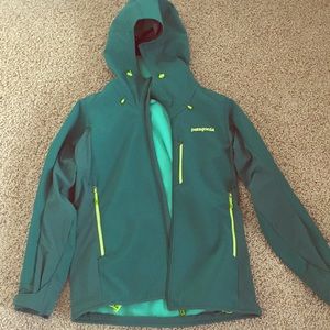 Like New! Patagonia XS lightweight green jacket
